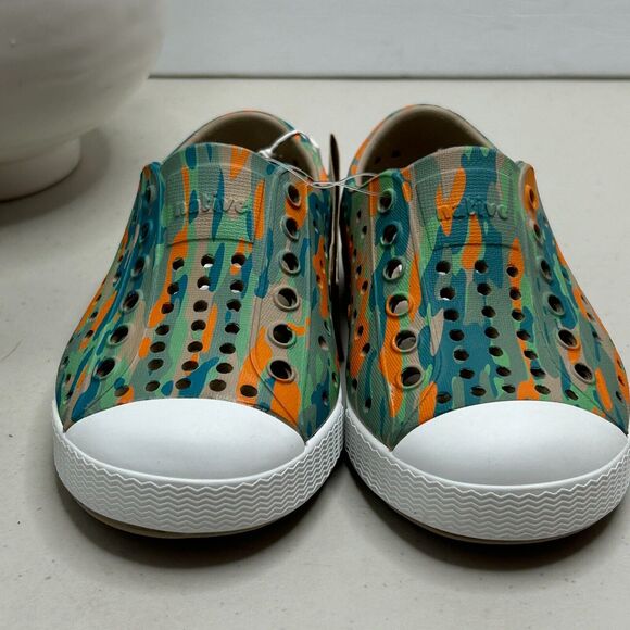 Native Jefferson Sugarlite Print Shoes Flax Tan/Shell White/Eucamo Kid's C6 NWOB - Picture 2 of 7